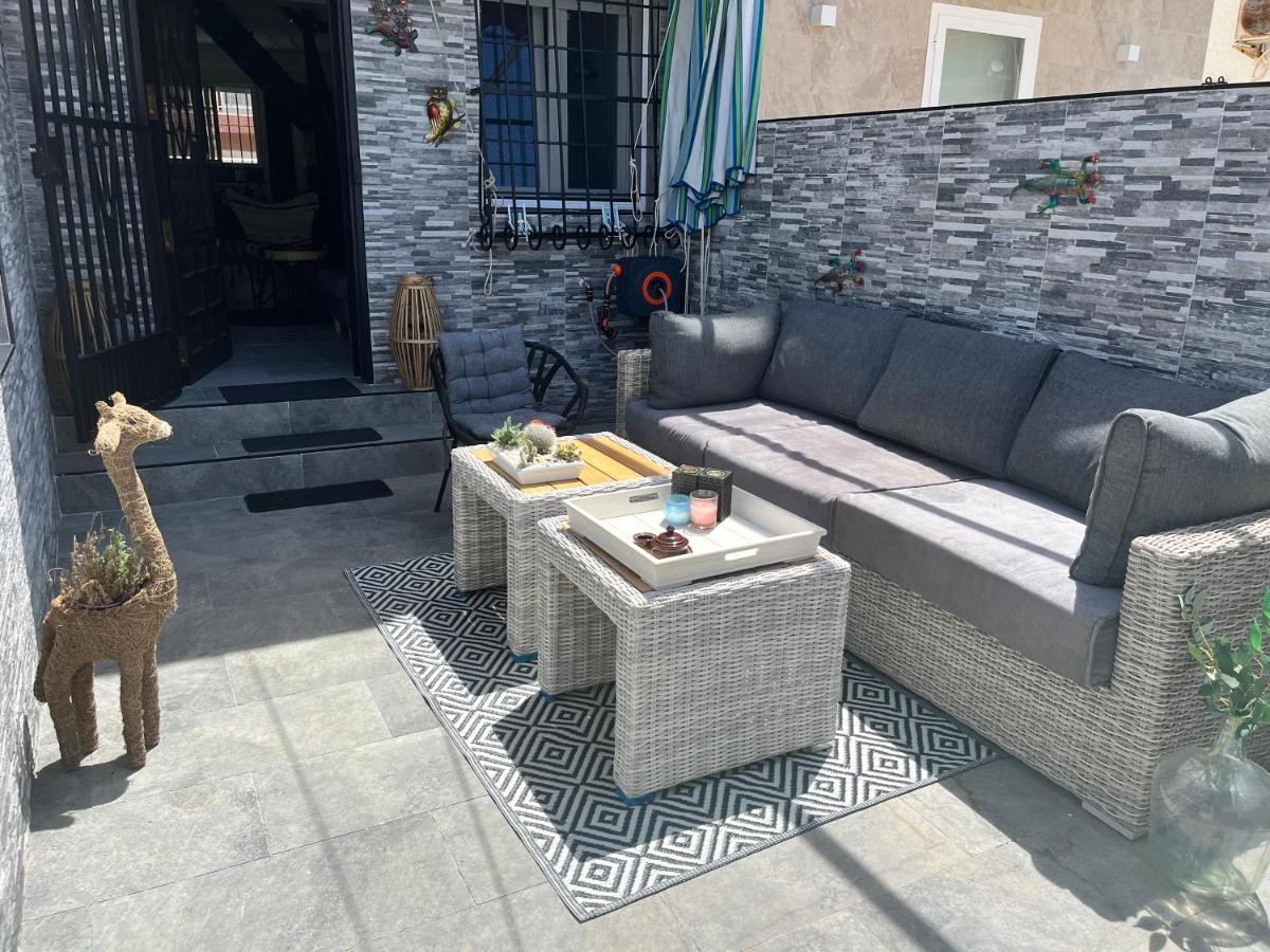 Hébergement de vacances Prachtig Gemoderniseerde Woning Op 250 Meter Het Santa Pola