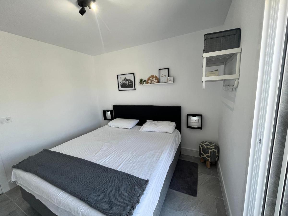 Hébergement de vacances Prachtig Gemoderniseerde Woning Op 250 Meter Het Santa Pola