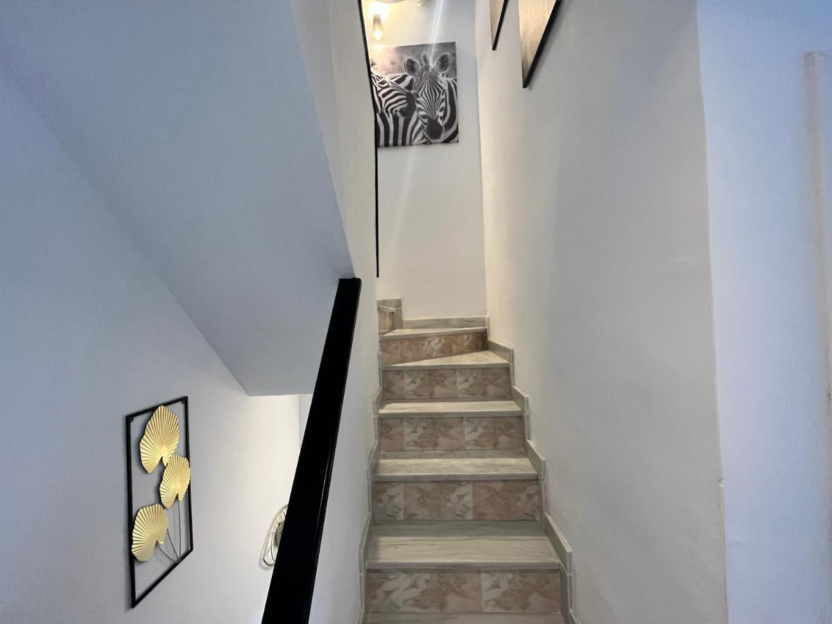 Hébergement de vacances Prachtig Gemoderniseerde Woning Op 250 Meter Het