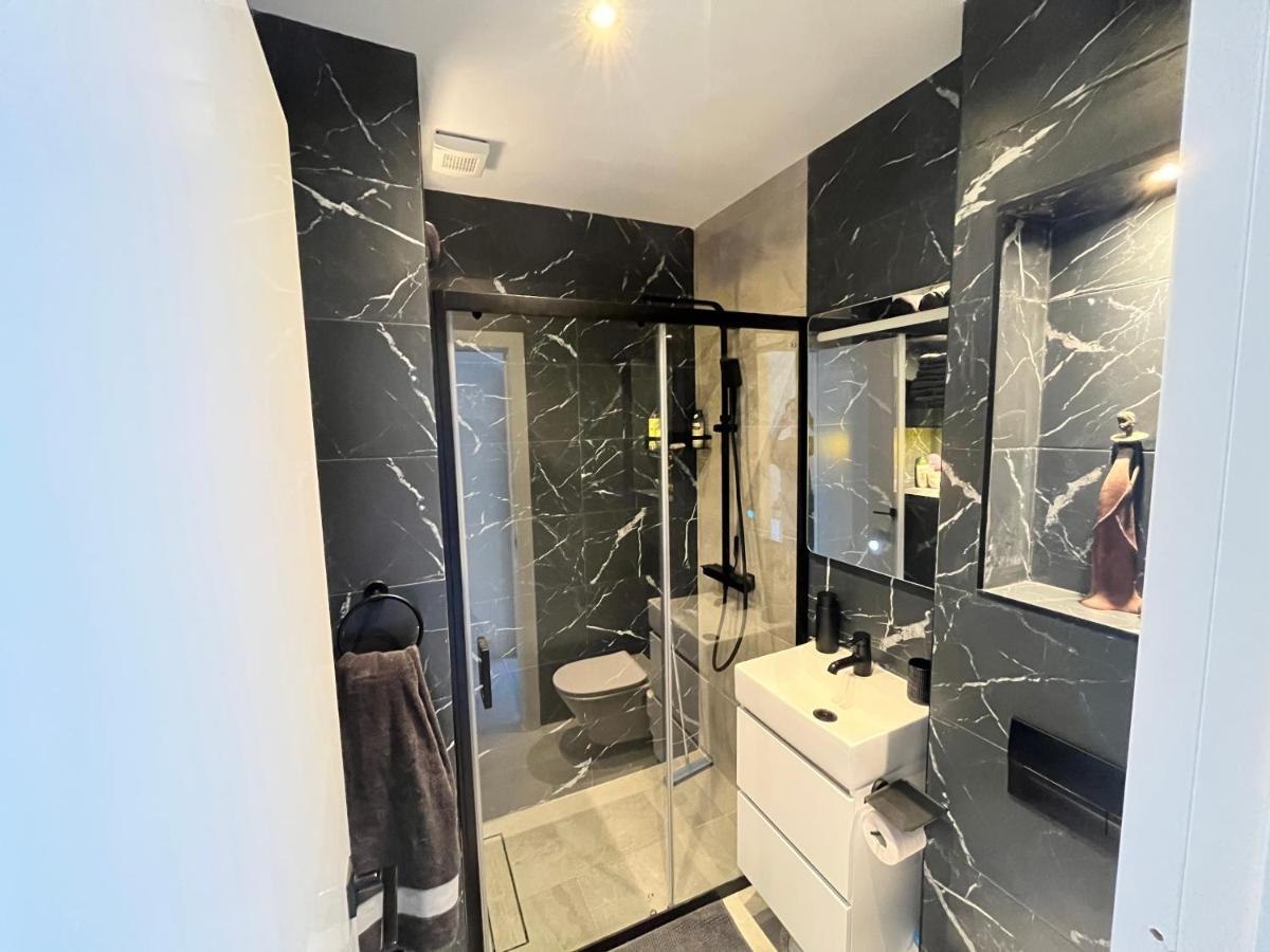 Hébergement de vacances Prachtig Gemoderniseerde Woning Op 250 Meter Het